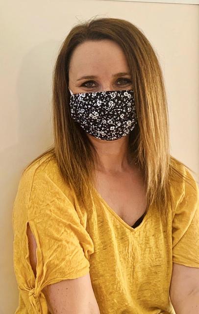 Tanja Kristl hält sich an die Vorgaben der Regierung und das Tragen der Mundmaske, denn sie ist überzeugt: "Man kann auch mit den Augen lächeln."