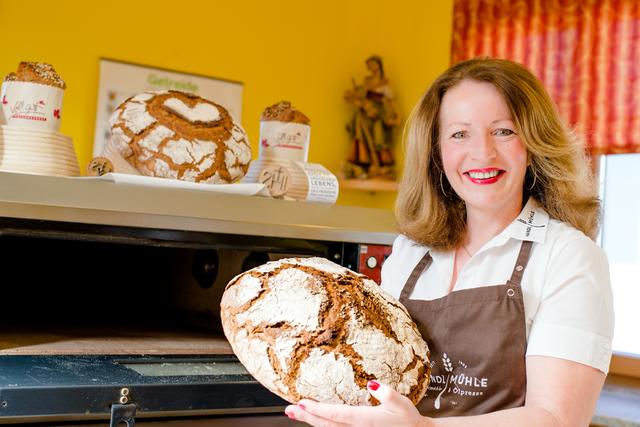 Das beliebte Bauernbrot von Johanna Haindl gibt es jetzt zum Nachbacken auf www.regiongraz.at. | Foto: TV Kalsdorf bei Graz - Mias Photoart