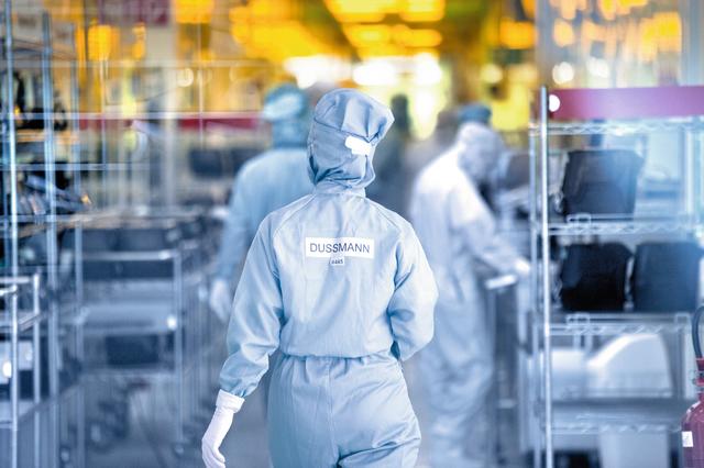 Dussmann Service ist auch Experte für Reinraum-Reinigung.