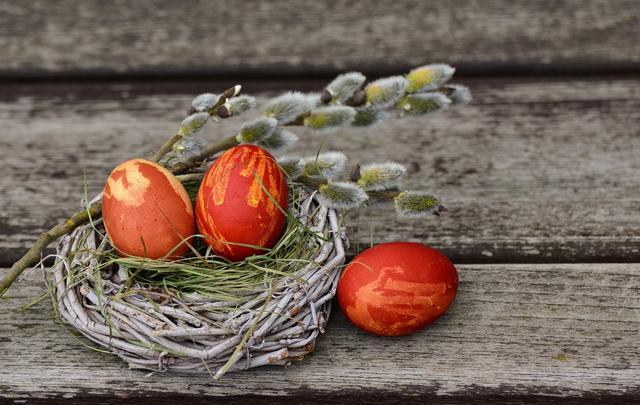 Corona-Beschränkungen gab es nicht für den Osterhasen: Er brachte auch in diesem außergewöhnlichen Jahr Osterfreude zu Kursana.