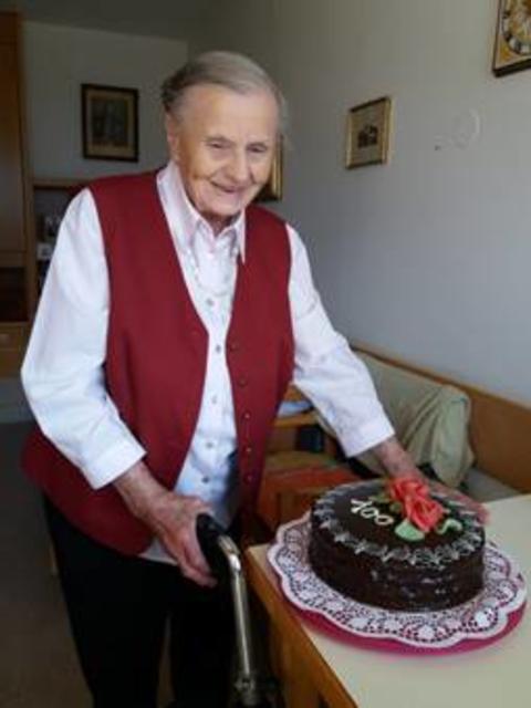 Hilda Massimo feierte am 10. April ihren 100. Geburtstag im Wohn- und Pflegeheim Lienz. | Foto: WPH Lienz