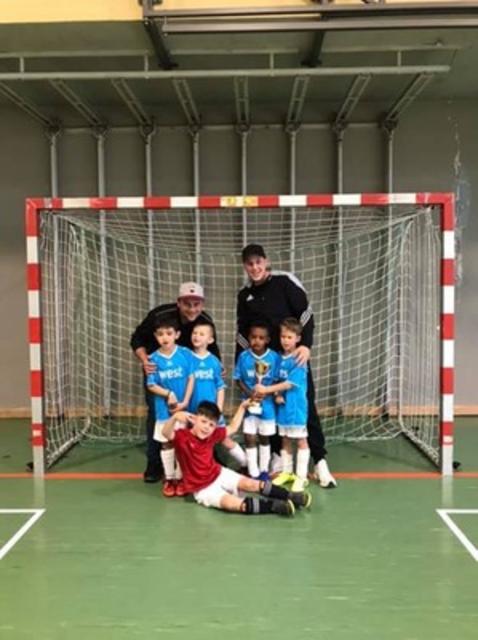 Heuer konnten in der Hallensaison viele Erfolge mit unserer jungen U7 Mannschaft der SPG Innsbruck West gefeiert werden. Das Trainerteam Thomas Grießer und Christian Jehart leisten hier eine tolle Arbeit. Die Jungs haben Freude am Fußballspielen und das sieht man bei jedem Training und Spiel.