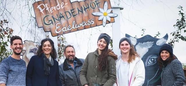 Georg Schwarzl und das Grüne Team beim Pferdegnadenhof Edelweiß in Wildon - auch dafür wurden Spenden gesammelt. | Foto: Grüne (Archivaufnahme)