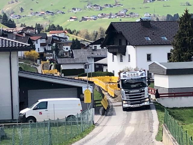 Die Kabelverlegungsarbeiten haben im Ortsteil Seite in dieser Woche begonnen. | Foto: Hassl