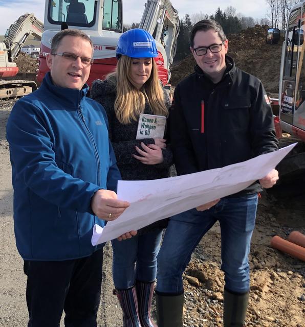ÖAAB-Landesobmann August Wöginger im Gespräch mit angehenden Hausbauenden