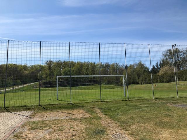 Leere Fußballplätze werden im Unterhaus die kommenden Monate prägen. Ein Saisonstart im August ist aufgrund der geltenden Regelungen bereits jetzt unwahrscheinlich. | Foto: Michael Strini