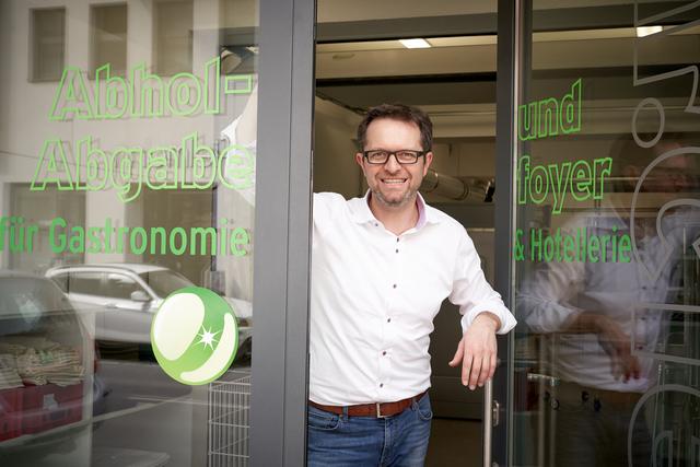 Ladislaus Szabo bietet in seinem Geschäft "mr. clean" konsequente ökologische Textilreinigung.  | Foto: Iris Milisits