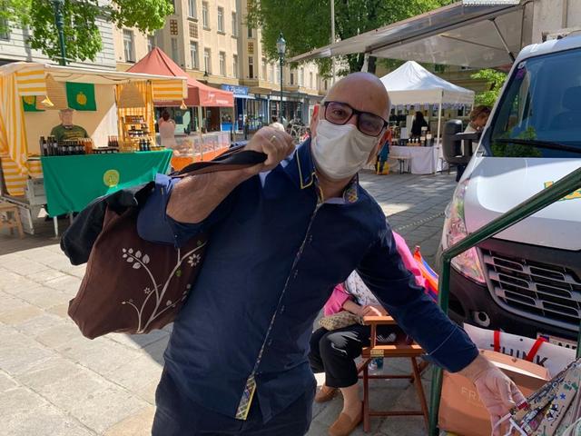 Werner Dreier sieht die positiven Seiten der Krise: Der Markt im Servitenviertel erfreut sich großer Beliebtheit.