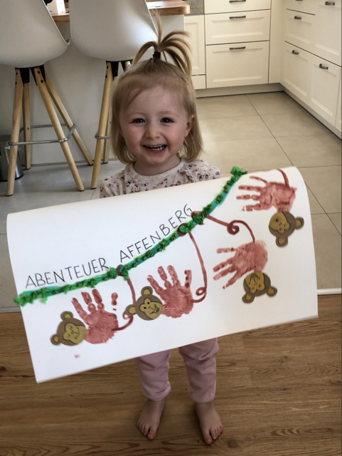 Katrin Wölfle mit Tochter Emily (2,5 Jahre) wollen gerne auf den Affenberg.