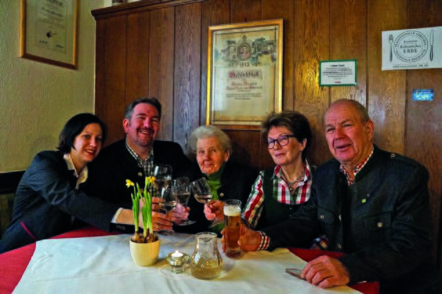 Die Stimmung beim Oberen Gesselbauer in der Stanz war schon einmal ausgelassener. Das sonntägliche Abholservice wird gut angenommen, ist aber nur ein Tropfen auf den heißen Stein.