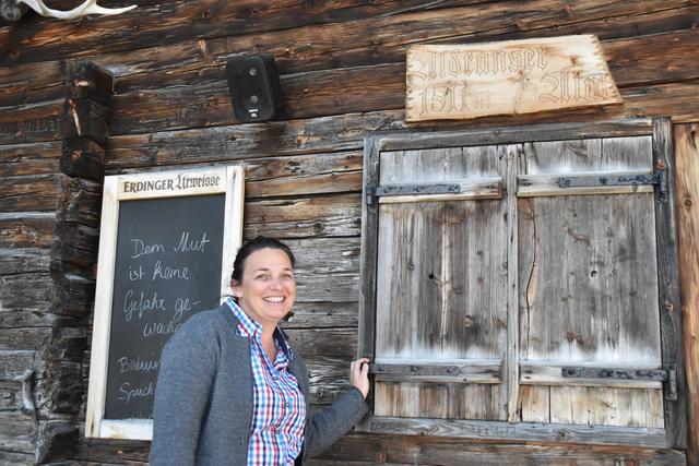 Brigitte kann es kaum erwarten und freut sich schon die Gäste kulinarisch zu verwöhnen. | Foto: Michael Kendlbacher