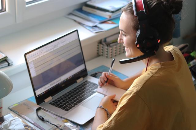 "Distance Learning" lautet das Motto an der HTL1.