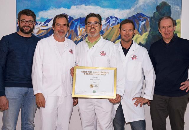 Freuen sich über den Medaillenregen: Matthias Salner, Erwin Schwenkkraus, Christoph Zangerl, Heinz Aitzetmüller und Josef Amprosi (v.l.). | Foto: Handl Tyrol