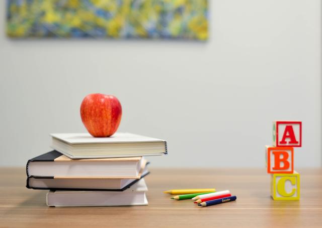 Wenn die Schulen wieder starten, muss in den Klassen der Mindestabstand eingehalten werden. | Foto: element5 by unsplash.com