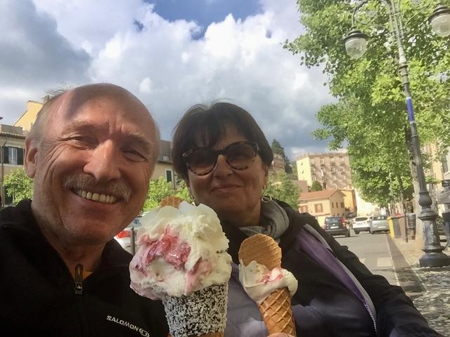 Ankunft in Mirteto Hm ... nach 500 km das erste Eis!