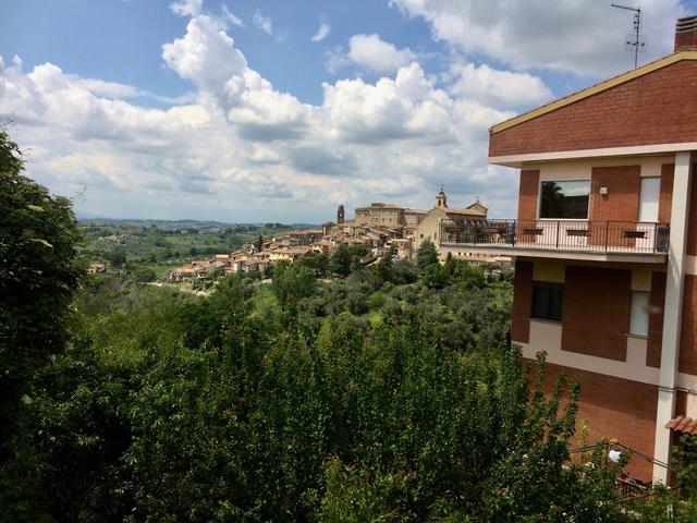 Poggio Mirteto in Sicht