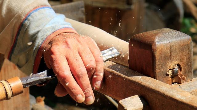 Die Felder Group belohnt jetzt ambitionierte HandwerkerInnen für einzigartige und inspirierende Holzbearbeitungsprojekte.