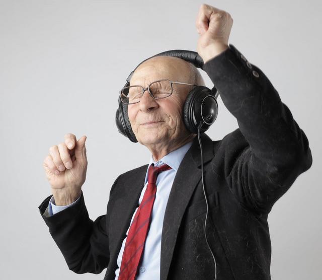 Musikgymnastik (Senioren) Qualittssiegel +43 1 6037873 office@ 30 Eine ideale Stunde zum allgemein besseren Wohlfhlen und zum Kennenlernen von Schrittkombinationen. Musikgymnastik (Senioren) - SPORTUNION sterreich