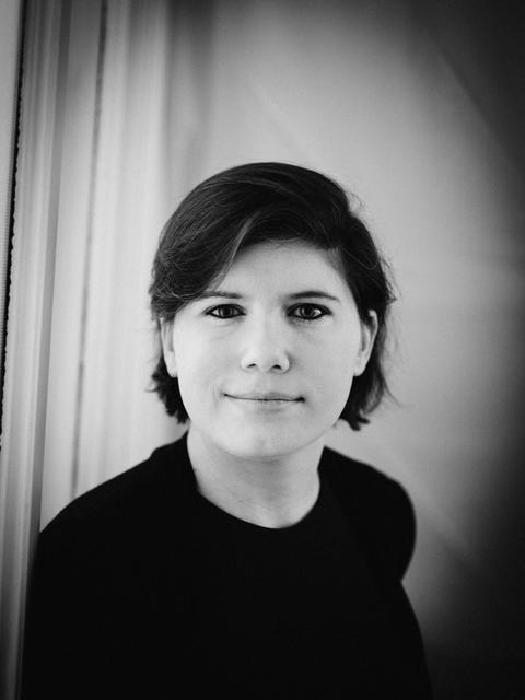 Autorin und Journalistin Ingrid Brodnig hilft uns, unfaire Mechanismen des Digitalzeitalters zu durchschauen. | Foto: Ingo Pertramer