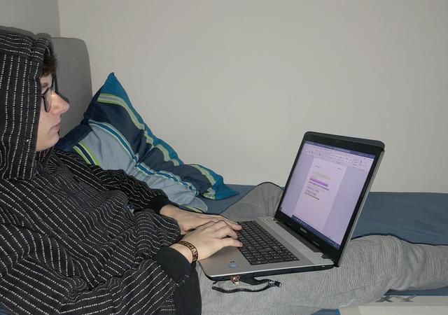 Für Fabian Rainer war der Unterricht zu Hause anfangs eine Herausforderung. | Foto: Privat