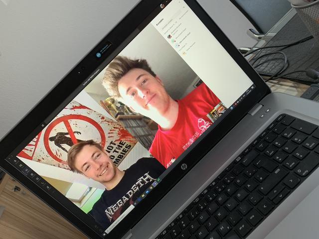 Alexander Schubert und Tobias Neumann im Home-Office bei einem Meeting | Foto: HAK