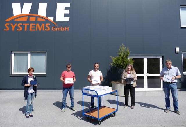 Die Direktorinnen der Volksschulen Wies und Wernersdorf konnten die iPads von V.I.E. Systems bereits entgegennehmen. | Foto: KK
