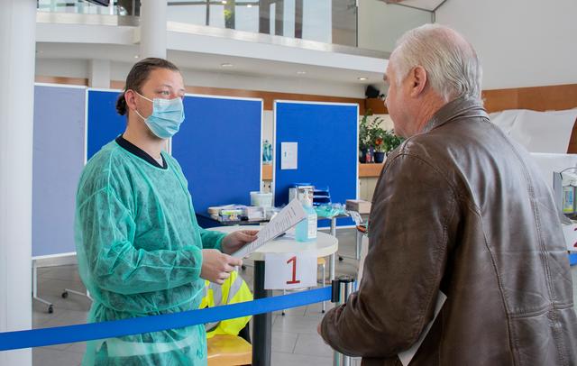 Im gesamten Klinikum gilt Schutzmaskenpflicht sowie das Gebot zum Abstandhalten und zur Händehygiene. | Foto: Klinikum Wels
