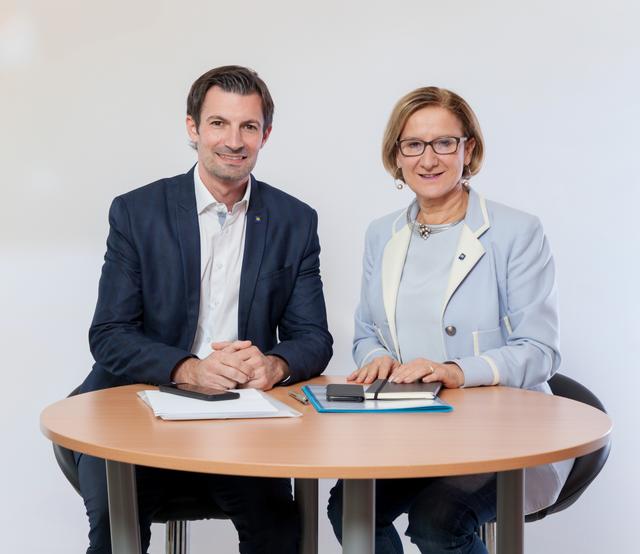 Landtagsabgeordneter René Lobner mit Landeshauptfrau Johanna Mikl-Leitner. | Foto: VPNÖ