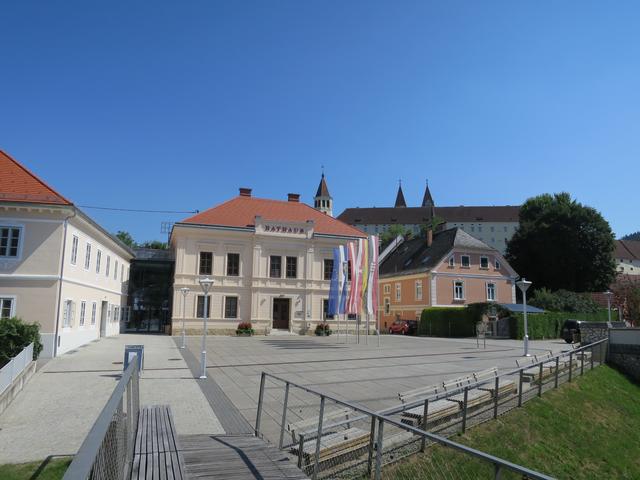 Der Platz soll dem regionalen Genuss sowie zukünftig der Kommunikation dienen.  | Foto: Marktgemeinde St. Paul/Maier