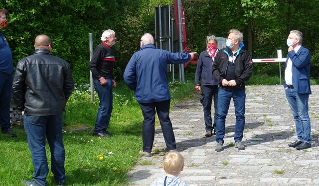 Der erste Fährmann 1994: Franz Seyer (dritter von links) | Foto: Mauthausen Tourismus