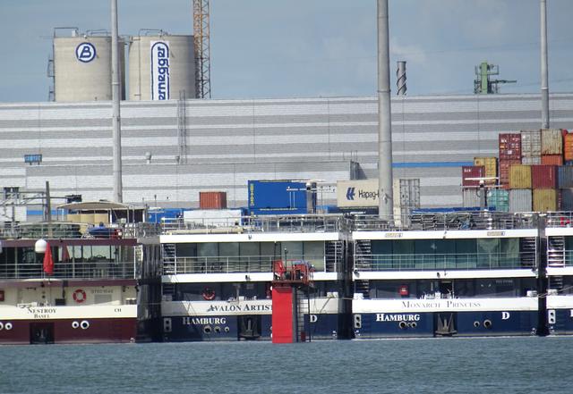 Die abgestellten Donau-Luxus-Kabinenschiffe im Ennshafen | Foto: Mauthausen Tourismus