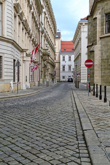 Blick vorbei am Palais Dietrichstein zur Abraham-a-Sancta-Clara-Gasse