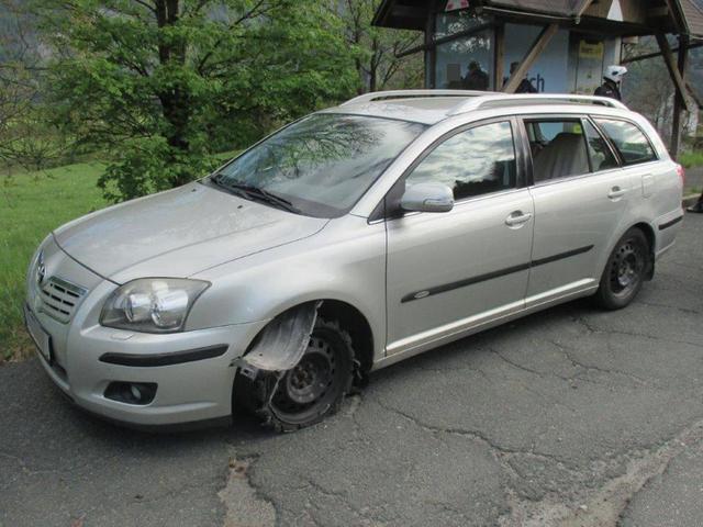 Das Ende einer Verfolgungsjagd im Bezirk Hermagor – das beschädigte Auto des 53-Jährigen. | Foto: Polizei Kärnten