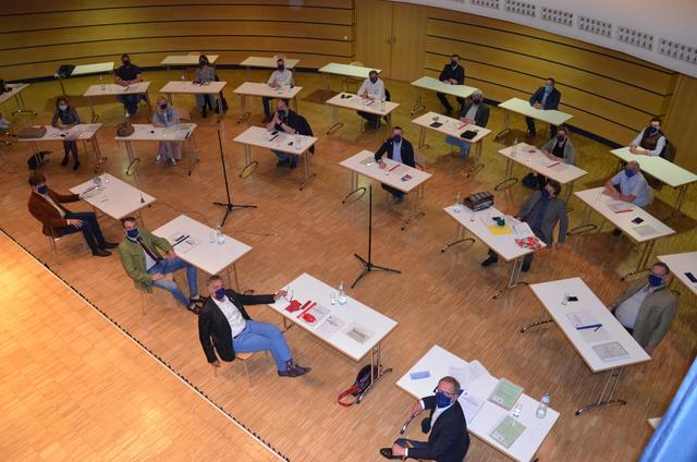 Die jüngste Gemeinderatssitzung in Schärding wurde wegen der Corona-Krise im Kubinsaal abgehalten.