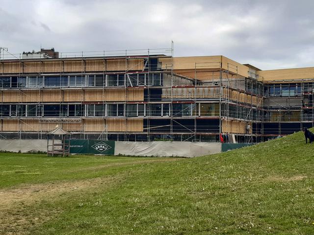 Drei Schulen in Liesing werden rechtzeitig im September ihren Betrieb aufnehmen. | Foto: BV23/Ermischer