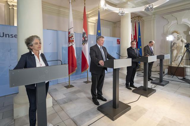 Christine Bandtlow, Vizerektorin für Forschung und Internationales an der Medizinischen Universität Innsbruck, Gesundheits- und Wissenschaftslandesrat Bernhard Tilg, LH Günther Platter und W. Wolfgang Fleischhacker, Rektor der Medizinischen Universität Innsbruck.