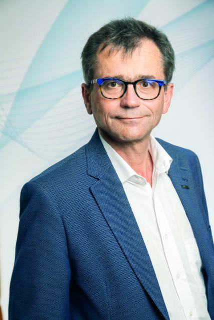 Peter Niedermoser, Präsident der Ärztekammer für OÖ: "Ich bin optimistisch, dass die Entwicklung eines Medikaments in naher Zukunft gelingen wird. Durch die hohe Innovationskraft, die sowohl Mediziner als auch der biotechnologische Bereich bei ihren Forschungstätigkeiten gemeinsam an den Tag legen, werden wir zudem schneller als sonst einen Impfstoff haben." | Foto: ÄK OÖ/Balon