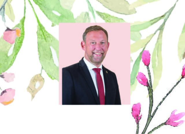 Bürgermeister Hansjörg Obinger und die gesamte Gemeindevertretung von Bischofshofen wünschen ihren Müttern einen schönen Muttertag.