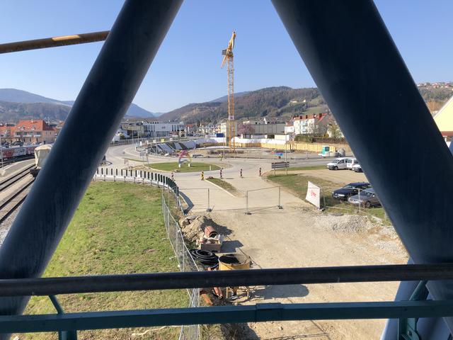 Auch wenn der Bausektor wieder langsam hochgefahren wurde, sind die Arbeitslosenzahlen trotzdem sehr hoch.