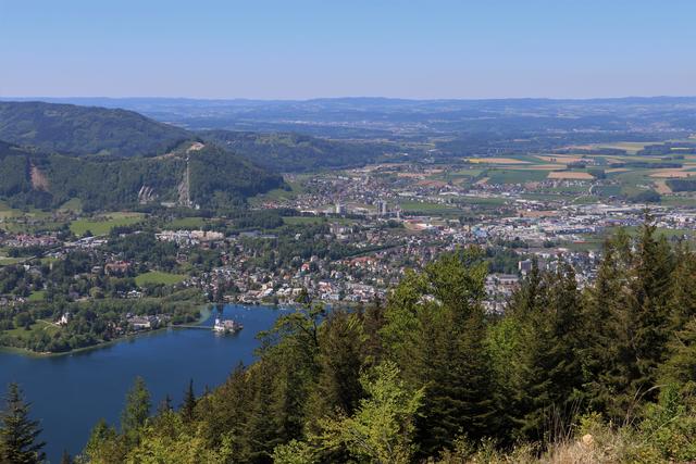 Herrlicher Blick auf Gmunden und das See-Schloss Ort, am Traunsee