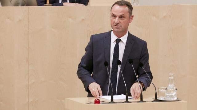 SPÖ-Bundesrat und Haslachs Bürgermeister Dominik Reisinger. | Foto: Parlamentsdirektion/Thomas Topf