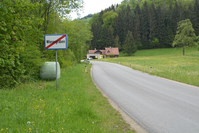 Die Straße im Wiesergraben wird jetzt rundum erneuert. | Foto: Roland Mayr