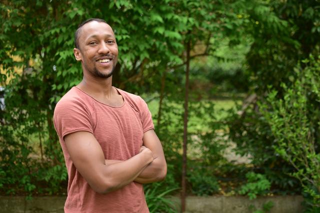 Volksschullehrer Elias Faya unterrichtet noch die letzten Tage aus dem Homeoffice. | Foto: Spitzauer