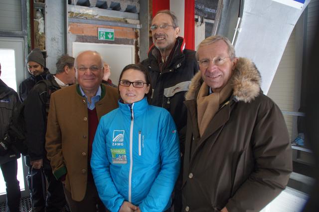 Elke Ludewig mit Bundesminister Heinz Faßmann (hinten), LH Wilfried Haslauer (re.) und LH a.D. Franz Schausberger (li.).