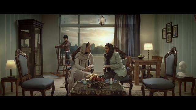 "Don't Touch Anything" handelt von einer Frau, die an einer Zwangsstörung (OCD) leidet und einen Gast erwartet. | Foto: Don't Touch Anything (Arghavan Heydareslam)