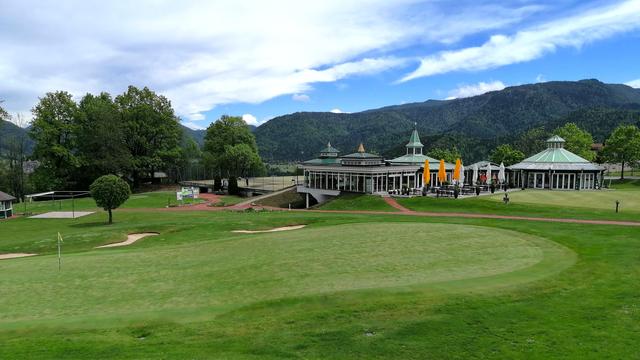 Kurios: Golfen am Peternhof ist derzeit nur für Österreicher auf österreichischem Boden möglich.