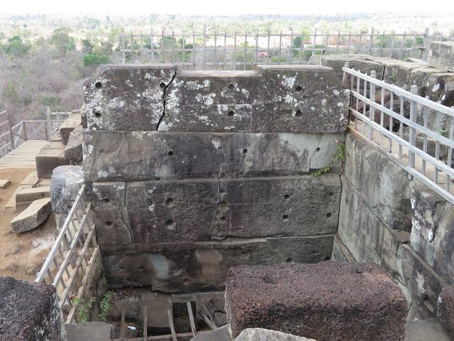 13.02.2020 hier an der Spitze der Pyramide war wahrscheinlich das riesige Linga