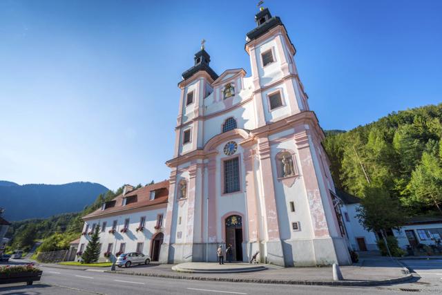 Die Basilika Maria Schutz ist nicht nur ein beliebtes Wallfahrtsziel sondern auch auch besonders während der CORONA-bedingten Kirchenschließungen über Livestream zu einem Seelsorgezentrum im gesamtdeutschen Sprachraum geworden.