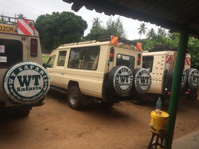 Das Transportunternehmen der WT Safaris bringt die Lebensmittelpaketen zu den notleidenden Familien. | Foto: Zukunft dank dir