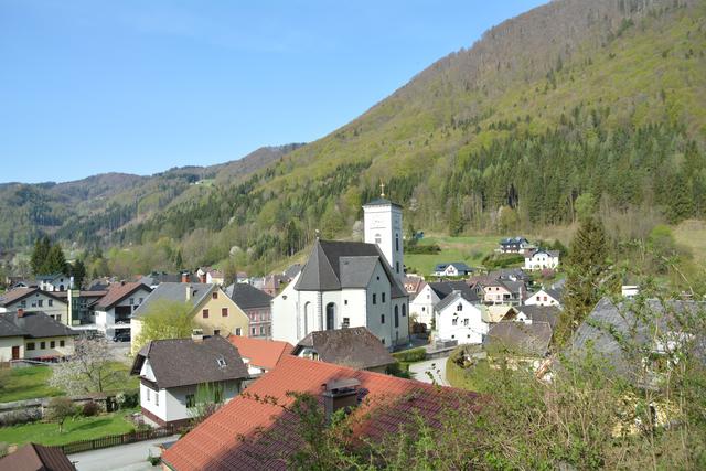 Unterwegs auf der Via Aqua: Herrlicher Blick auf die Marktgemeinde Gaming. | Foto: Roland Mayr